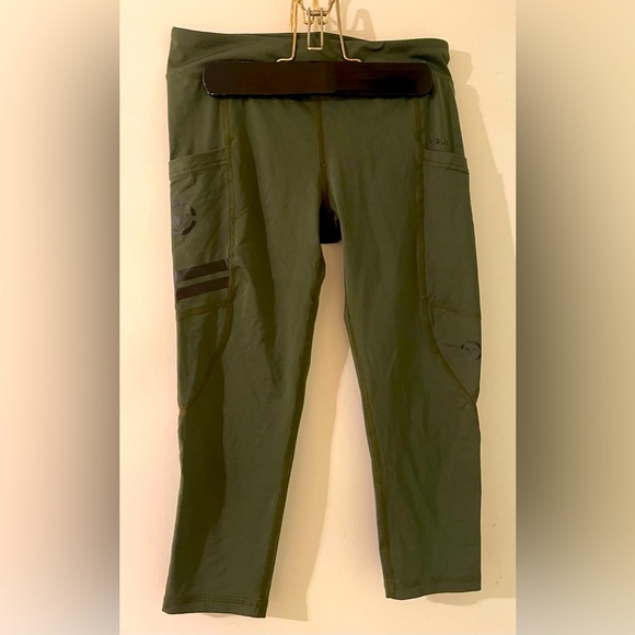 Virus Performance Sportswear - Women’s 3/4 Compression Pant - Olive Green - Picture 1 of 2